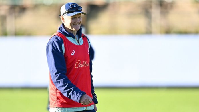 Schmidt explica la llamada de Wallabies como otra carrera de Kiwi sale
