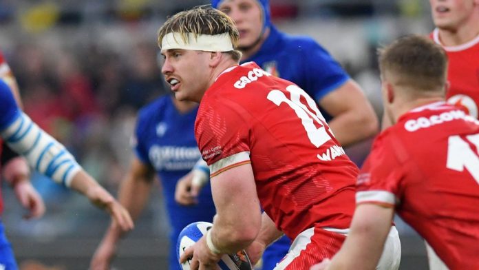 Gales vs Inglaterra: Aaron Wainwright, Joe Roberts comienza para los anfitriones
